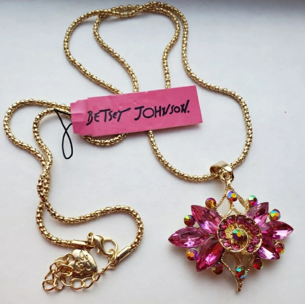 Betsey Johnson Flower Power Necklace!